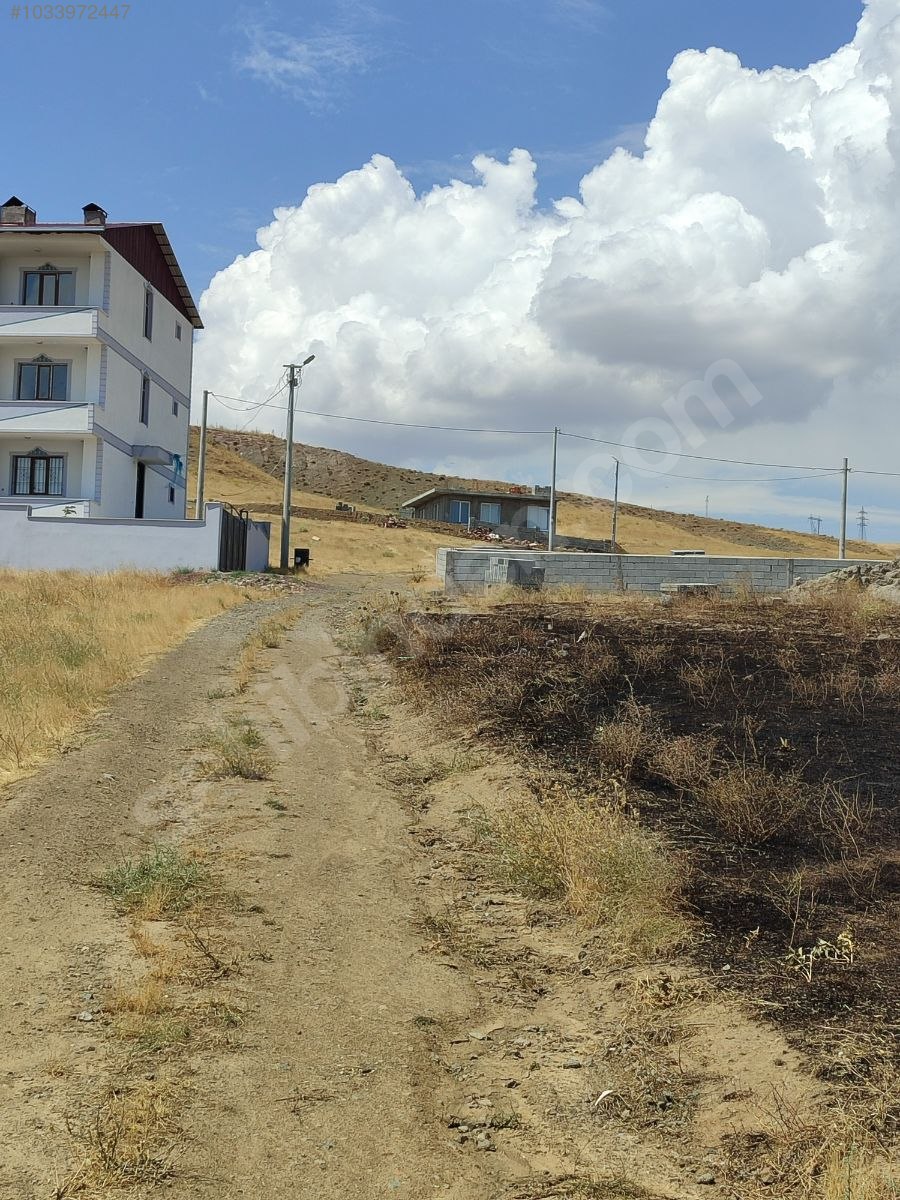 Deniz manzaralı ViLLALIK SATILIK ARSA 499 m² Bitlis / Ahlat / Tunus Mah. - BİTLİS AHLAT fotoğraf 2